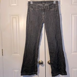 White House | Black Market • 4R jean